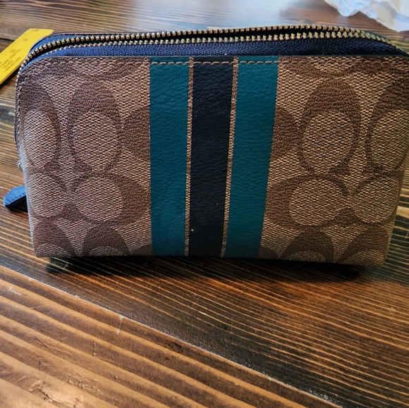 Authentic Vintage Coach Makeup bag - Picture 3 of 5